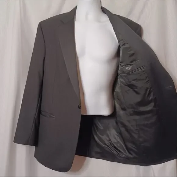 Jos .A.Bank Men's Black Single Breasted Jacket. Size 42R